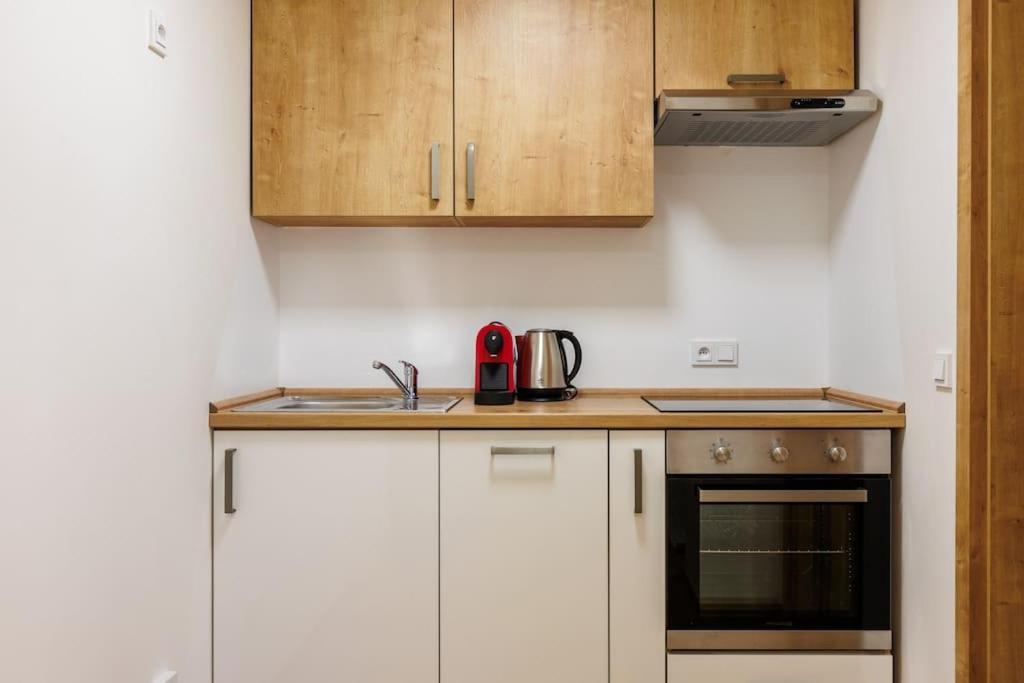 1 Bedroom With Terrace And View