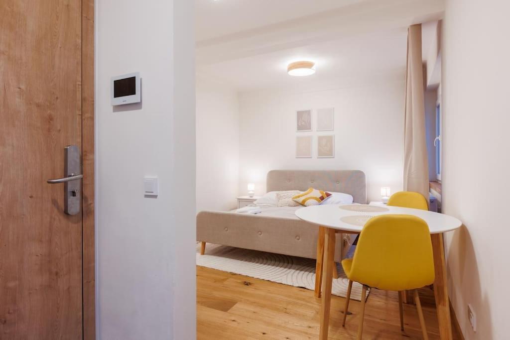 Apartamento 1 Bedroom With Terrace And View